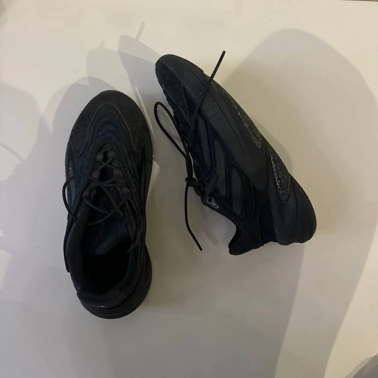 • Кроссовки женские Adidas, размер 7.5 US (на 38 размер), 80 aed