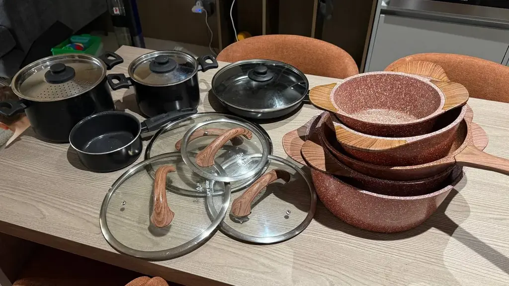 Набор кастрюль, сковородок и крышек — 200 AED за всё!