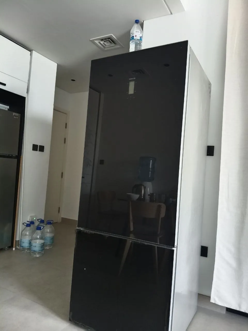 Холодильник Siemens. 500 aed. Самовывоз Дубай хиллз