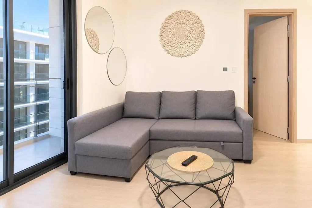 Azizi Riviera, 1 bed c мебелью