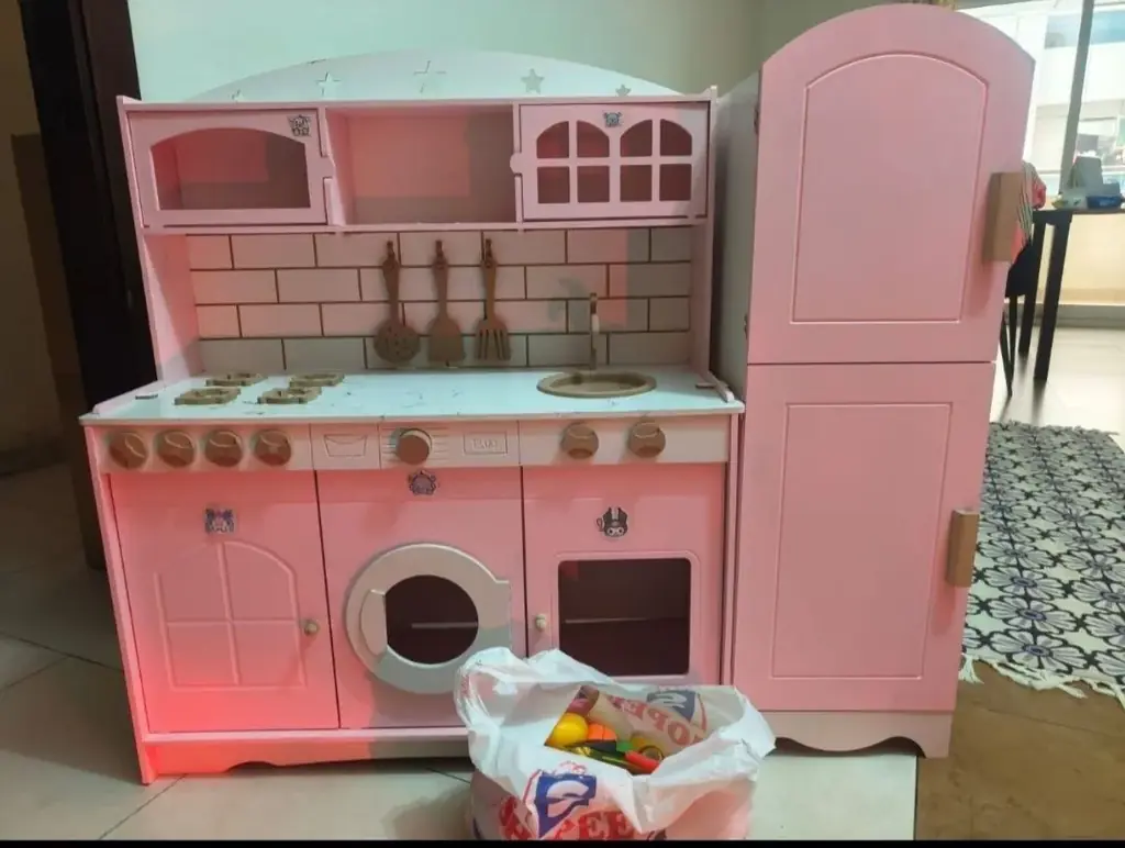 Продам детскую кухну 👍(розовая)