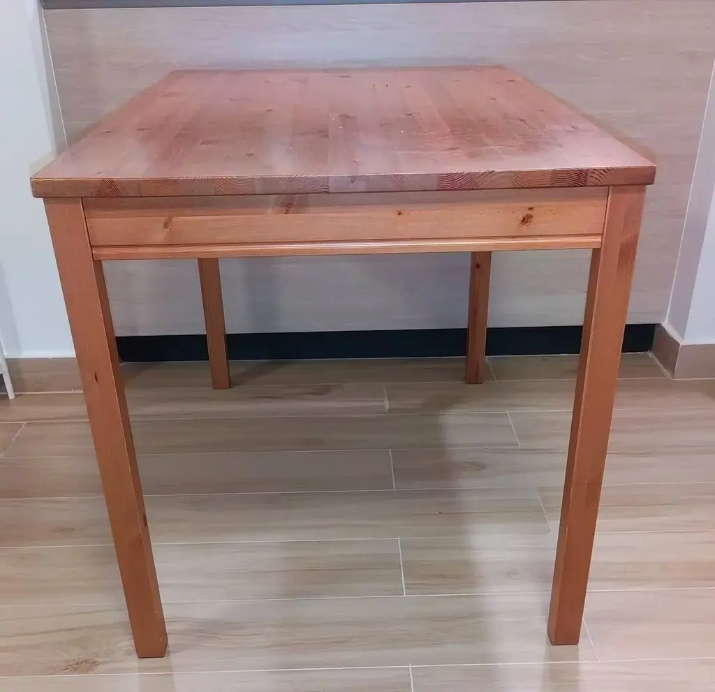 Обеденный стол IKEA