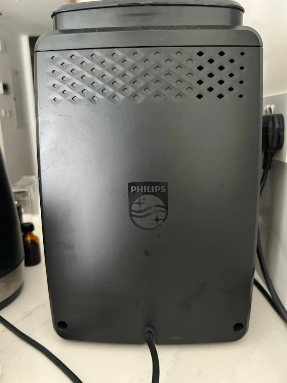 Philips Series 2200 Fully Automatic Espresso Machine (EP2220/10) 645 AED