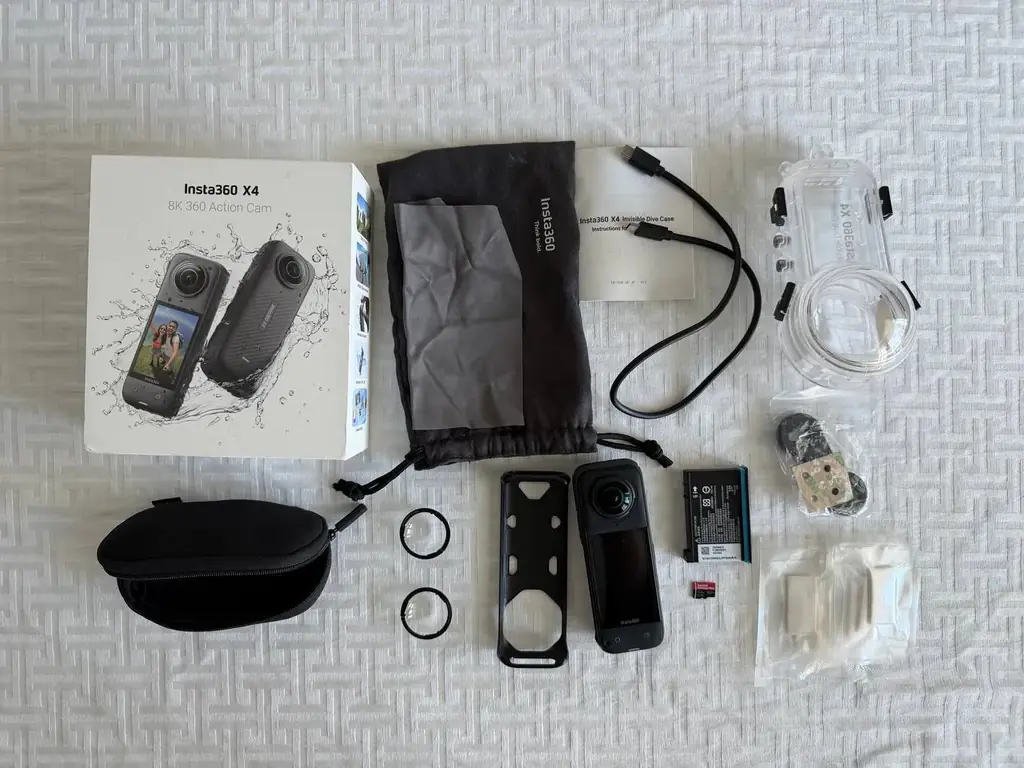 Продается 8K 360° камера Insta360 X4.