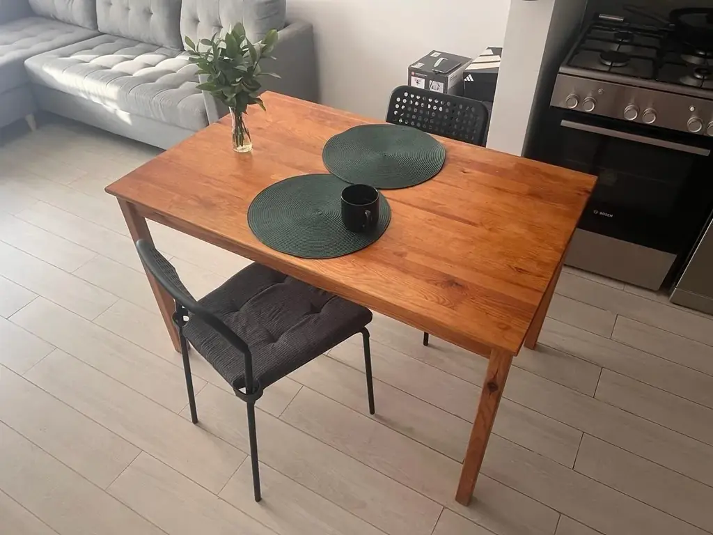 Стол обеденный, деревянный IKEA INGA 120*75 (лакирован) + 2 стула с подушками. Всё Икея. Состояние …