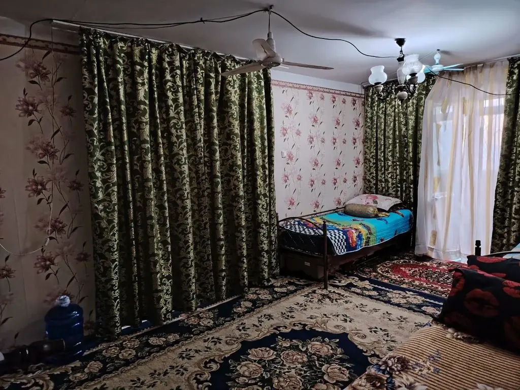 📍Фаргона шахар Киргили мавзесида 4 каватлик домнинг 2 чи каватида 2 хоналик хонадон сотилади.