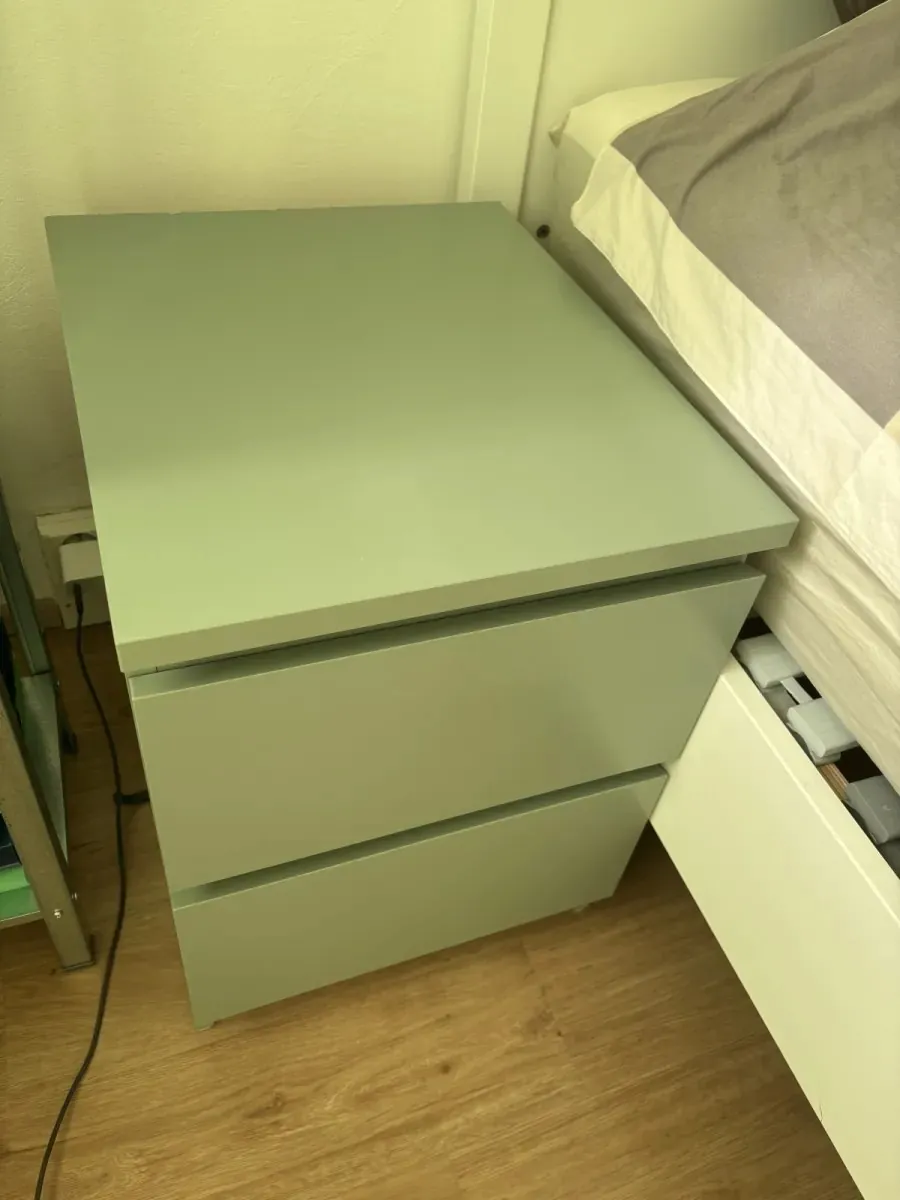 Тумбочка IKEA MALM