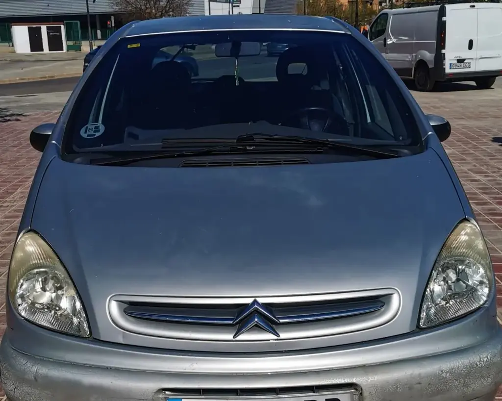 Продается Citroën Picasso за 1800 евро, модель 2002 года, пробег 293 000 км. Автомобиль маневренный…