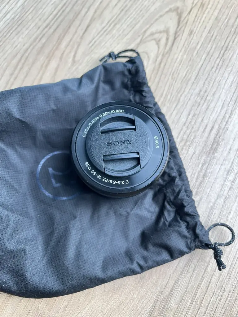 Объектив Sony E PZ 16-50mm f/3.5-5.6 OSS для Sony E-mount