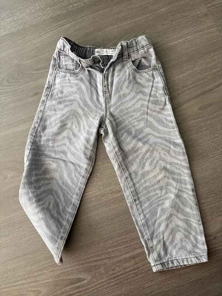 Zara джинсы 3 года
