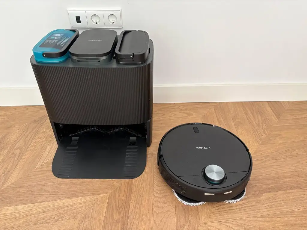 Продам б/у умный пылесос Cecotec Conga 11090 Spin Revolution