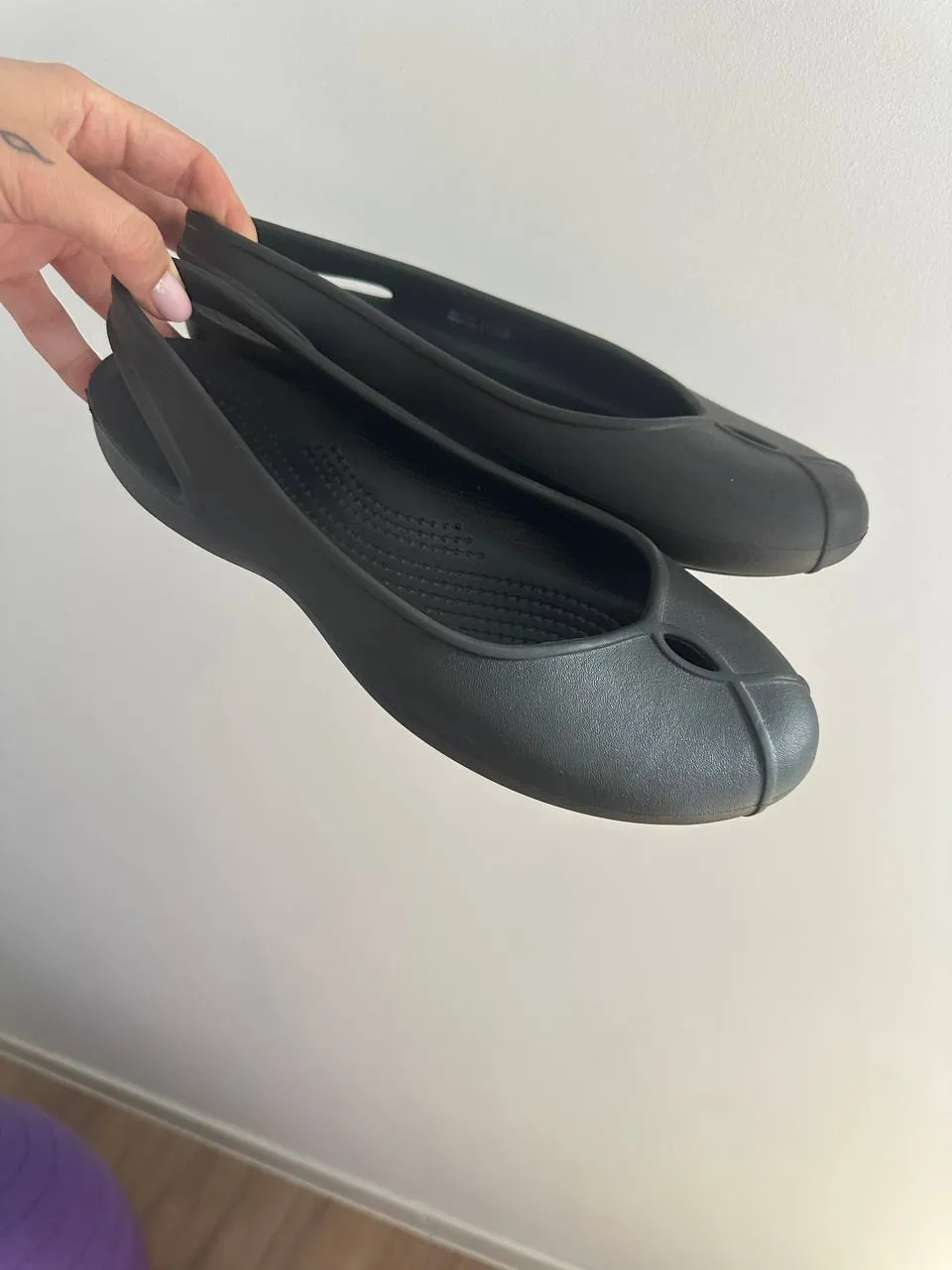 1) новые балетки crocs, на стопу 24,5 см, 15€