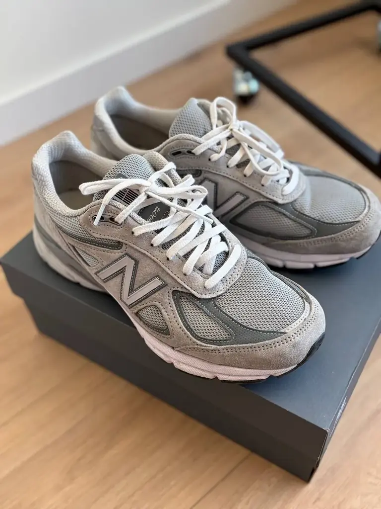 Продаю кроссовки New Balance 990v4 американская модель, муж носил буквально пару раз — оказался не …