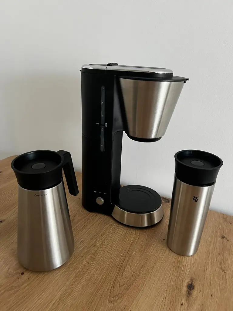 Продам стильную и практичную капельную Кофеварку WMF Kitchenminis Aroma на 4 чашки