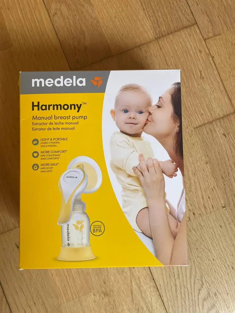 Продаю ручной и электронный молокоотсосы Medela