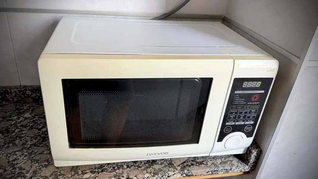 ♨️ ПРОДАМ: Микроволновая печь Daewoo с грилем — 20€ ♨️