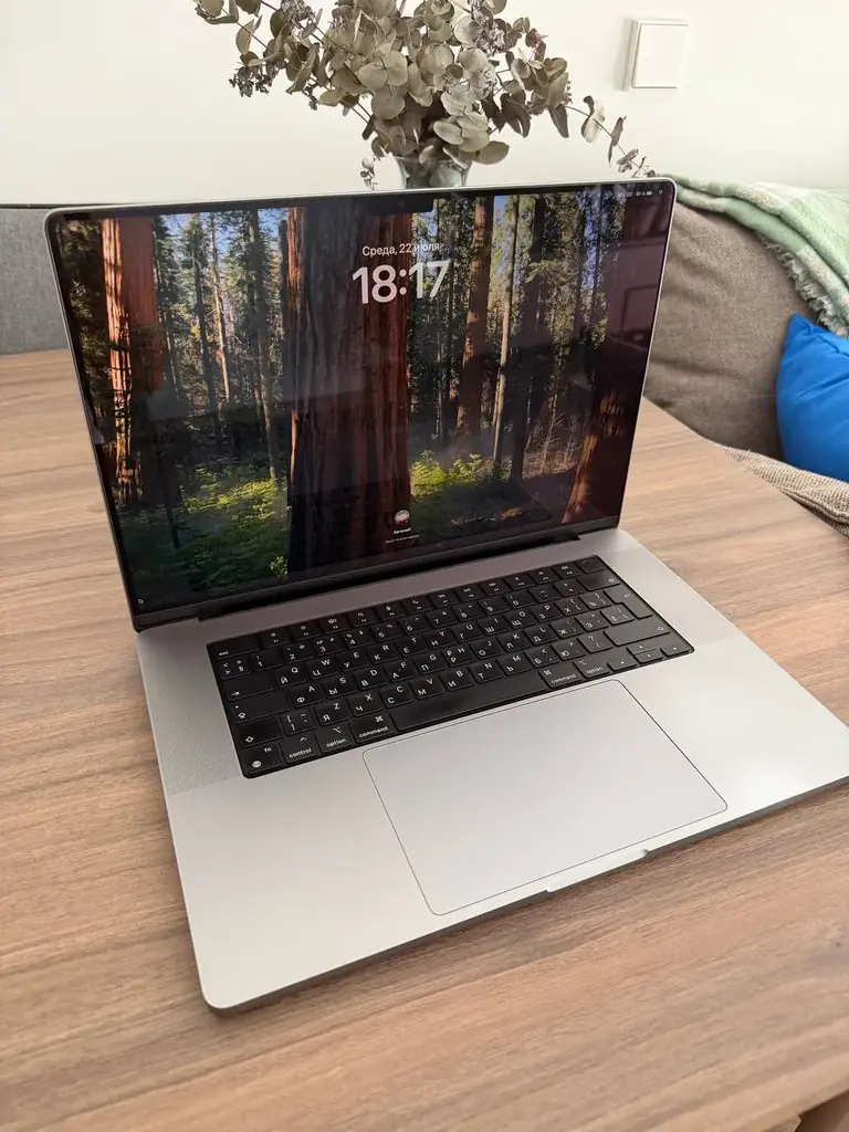 Продам MacBook Pro 16” M1 Pro 2021