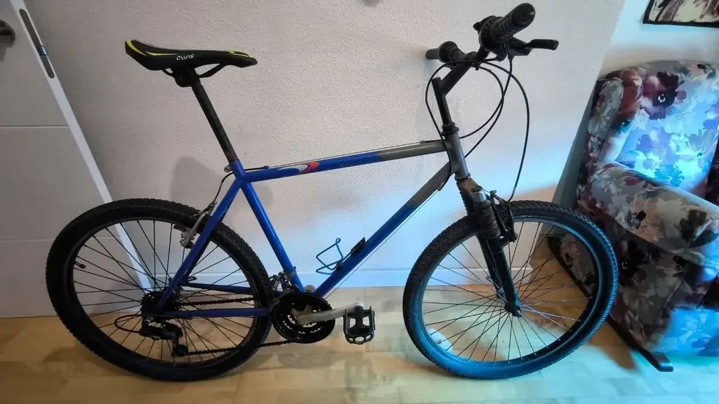 Продам горный велосипед 26" — 30 €
