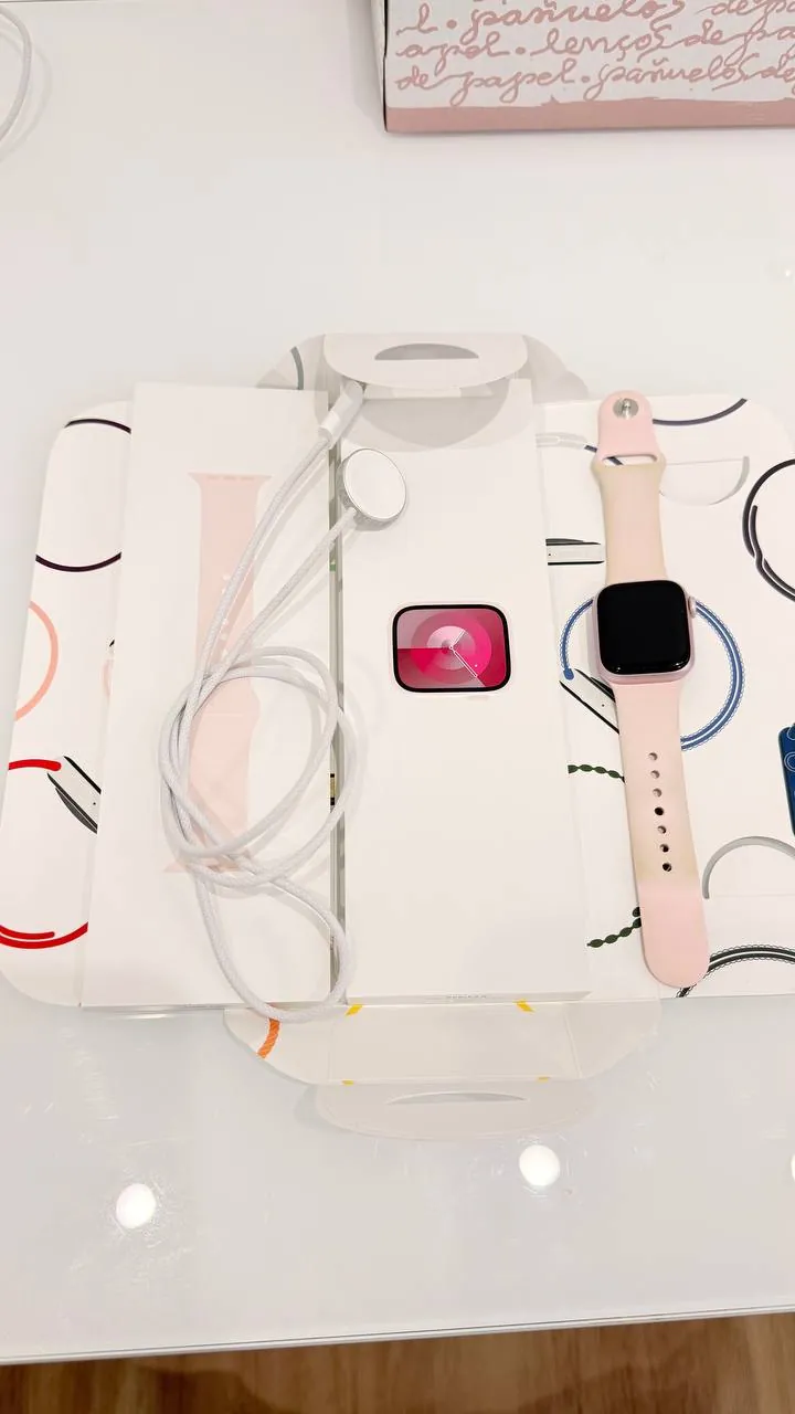 Продам Apple Watch Series 9, 41 мм, GPS
