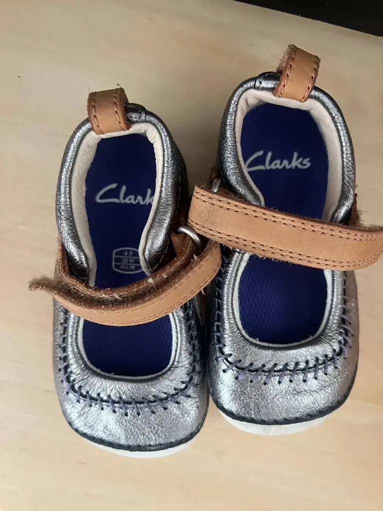 Босоножки Clarks 5€