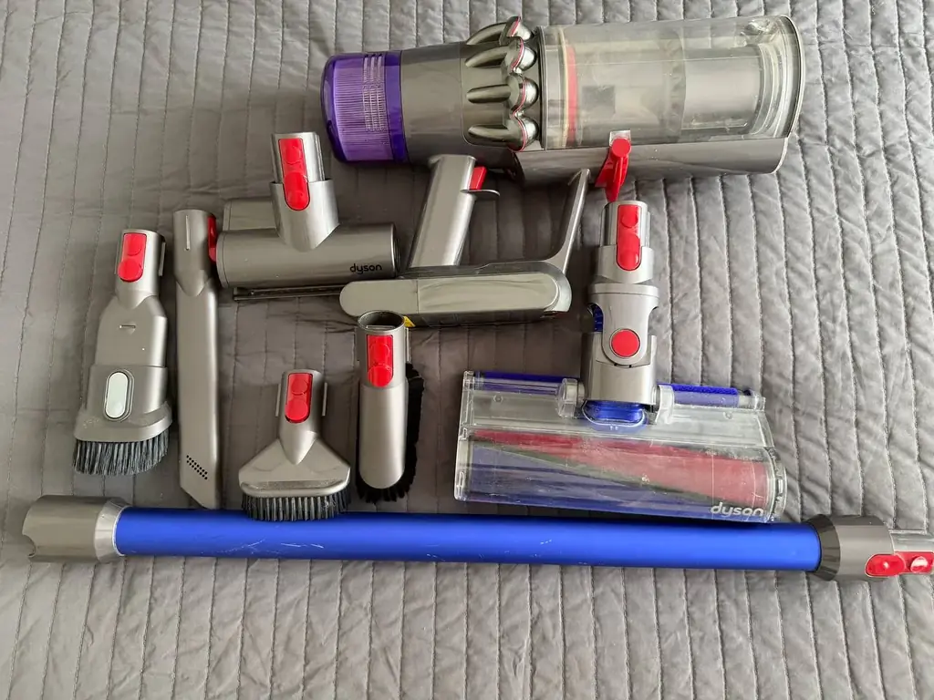Продам пылесос Dyson V11. В отличном состоянии. Причина продажи: покупка другого. 300 евро. По Вале…