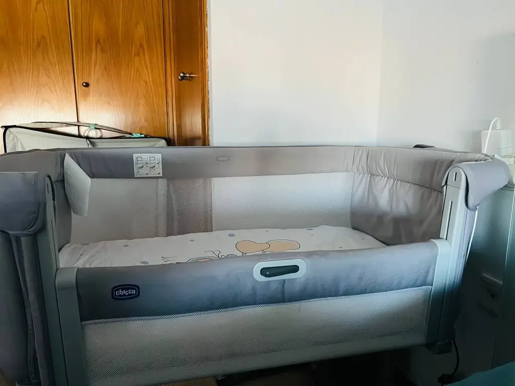 Продам детскую кроватку Chicco — 70 €