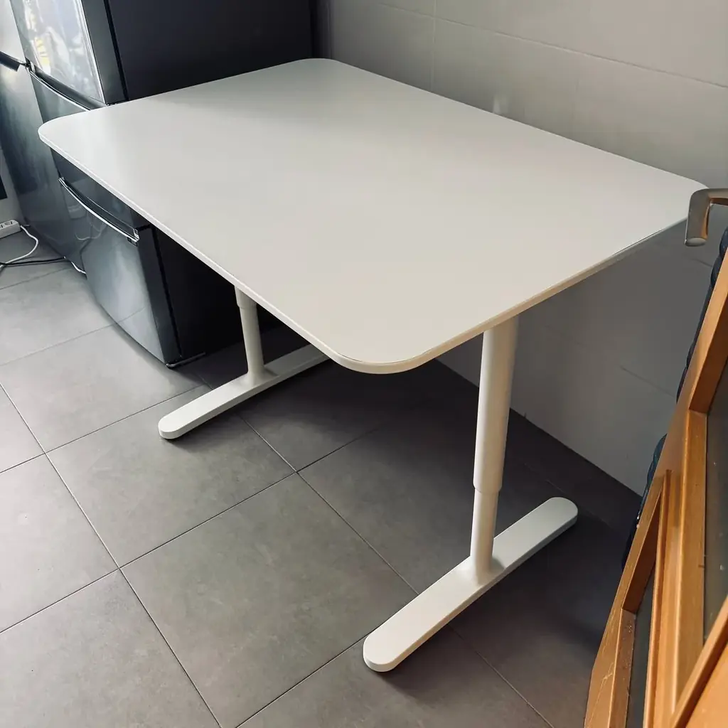 🏷️ Продаю стол IKEA Bekant