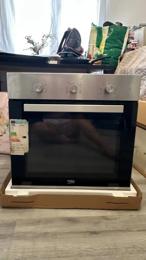 Духовой шкаф 70€