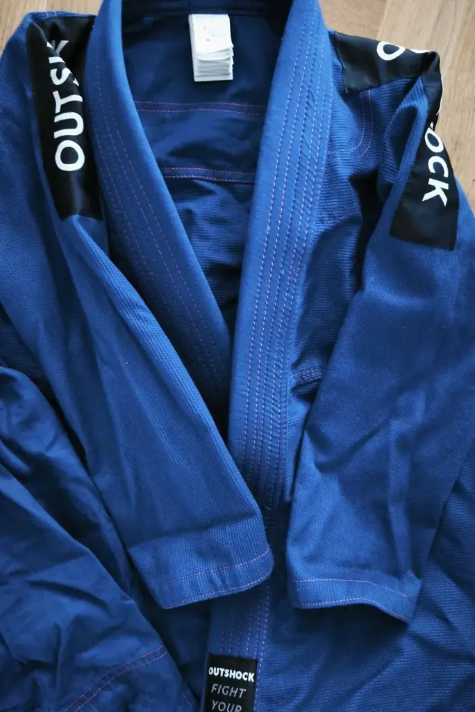 Детское кимоно для JIU-JITSU, на рост 135-145. Использовали 3 месяца