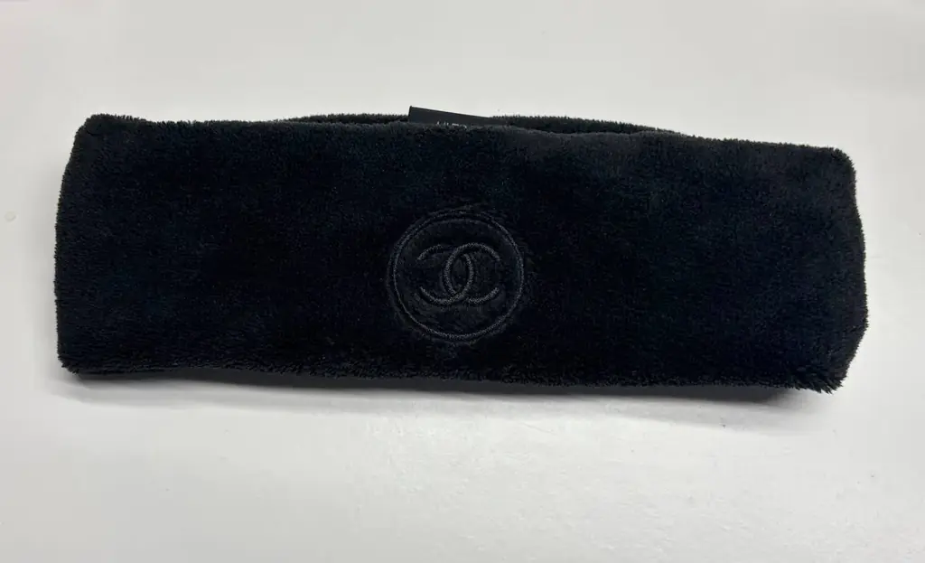 Повязка на голову CHANEL.