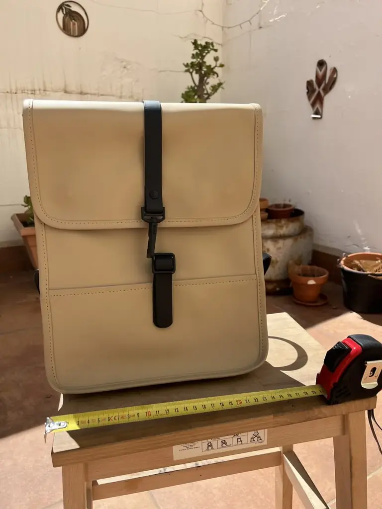 Продаю компактный и лёгкий унисекс рюкзак Rains Backpack Micro.