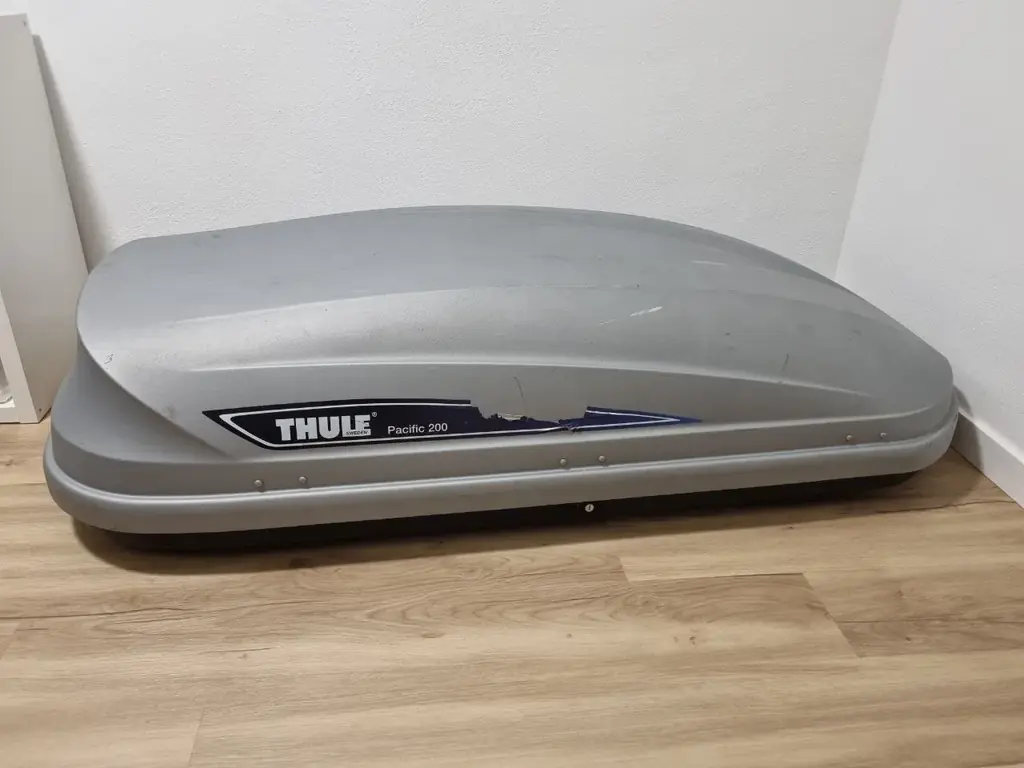 Продаю комплект Thule для крыши автомобиля: