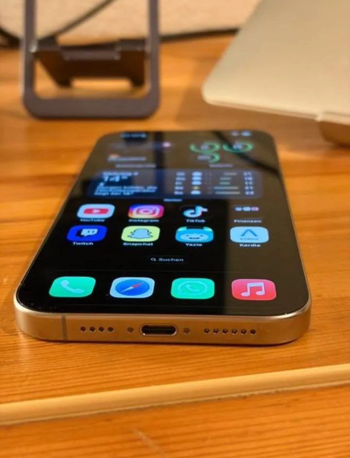 Продаю свой iPhone 16 Pro Max на 256 ГБ. Устройство в отличном состоянии и работает безупречно. Ори…