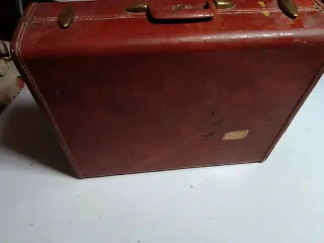 Ищу чемодан типа такого, могу купить по адекватной цене или взять в аренду. Если у кого-то есть подобный чемодан, напишите, пожалуйста с условиями продажи/аренды в личку