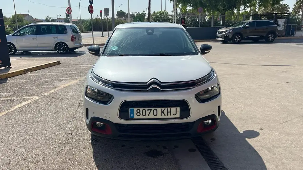 🚗 Citroën C4 Cactus 2018 года 1.2 PureTech, 110 л.с.
