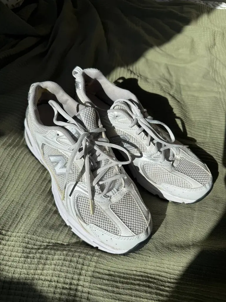 Продам кроссовки New Balance 530 в хорошем состоянии