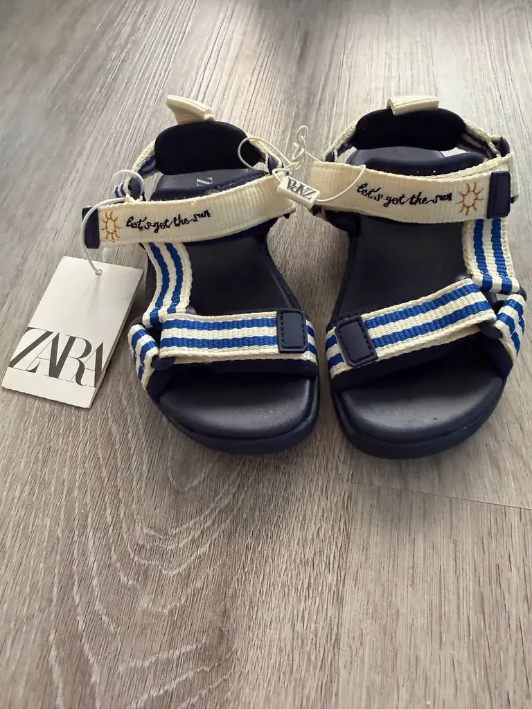 Продам обувь 24 размера новые, 30€ за все