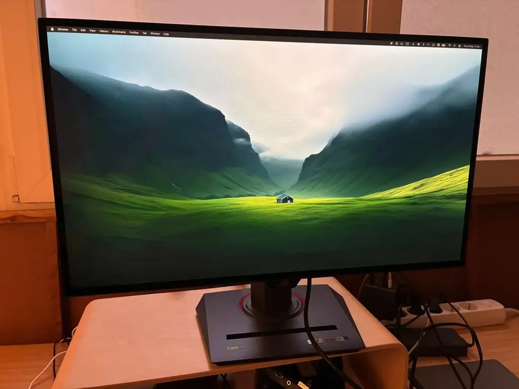 Продам игровой монитор 1440p 240hz OLED
