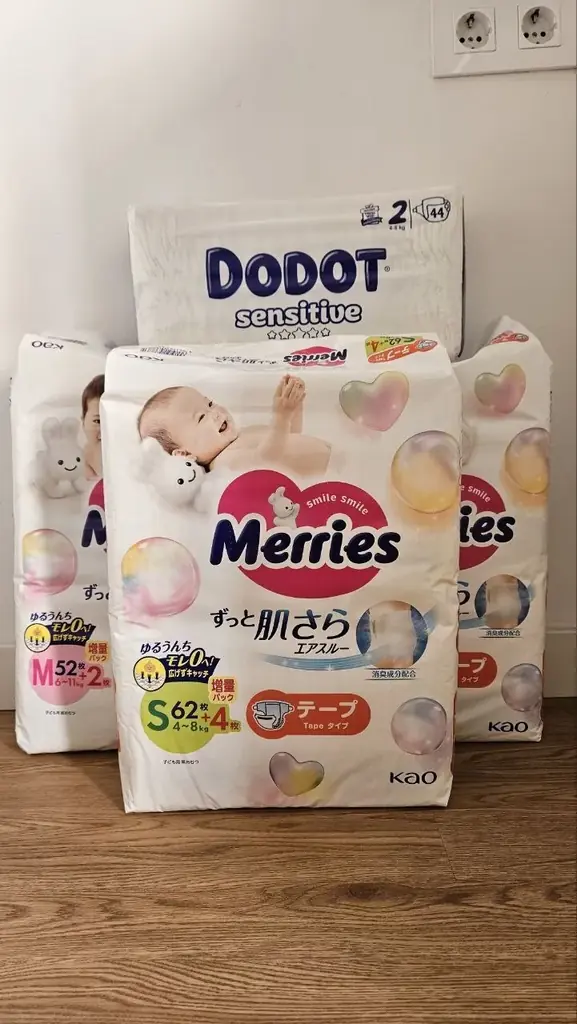 Продам целые пачки подгузников:
