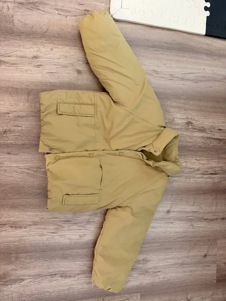 Куртка Zara 116см в идеальном состоянии 15€