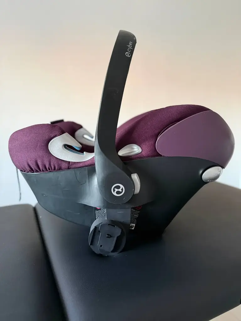 Продам автокресло Cybex Cloud Q
