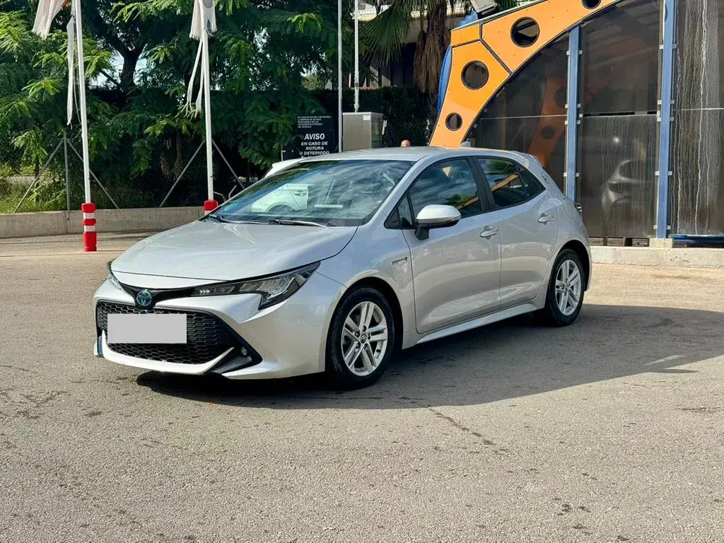 🚗 Продаю Toyota Corolla Hatchback 1.8 Hybrid, 2019 г.