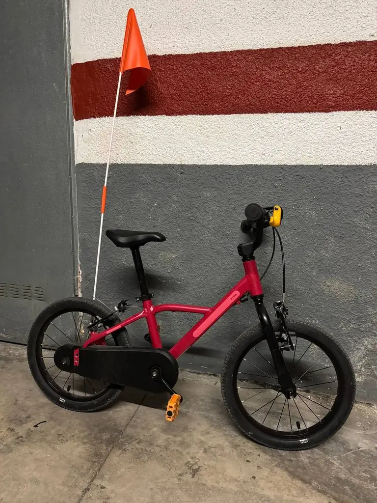 Продам детский велосипед декатлон. Колеса 16"