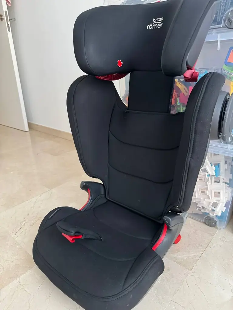 Продам детское кресло Britax Romer Kidfix 3 в хорошем состоянии, после 1 ребенка. 15-36 кг. Цена 90…