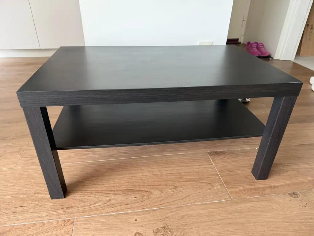Продам журнальный столик IKEA.