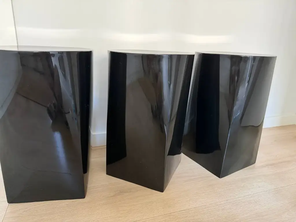 Zara Home. В магазине заявлено, как столик, но можно использовать как табуретки, тумбочки. В наличи…