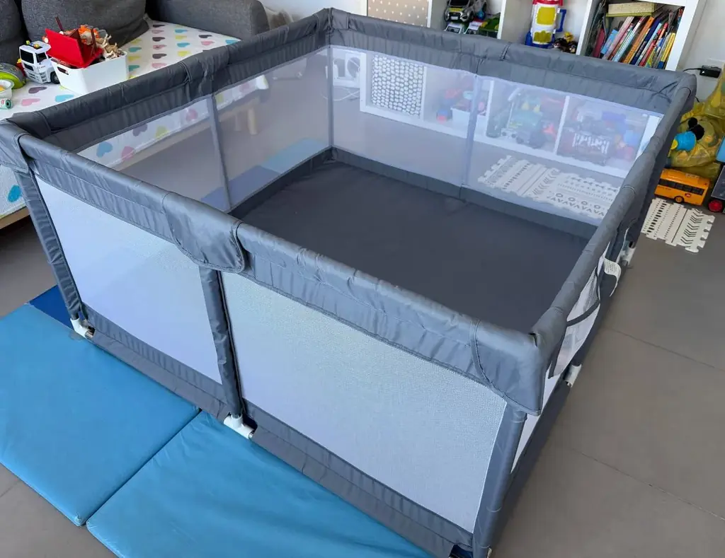 Манеж 127х127. 25€. Беникалап