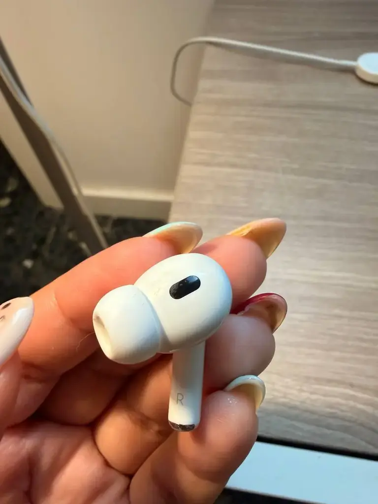 Правый наушник AirPods Pro 2