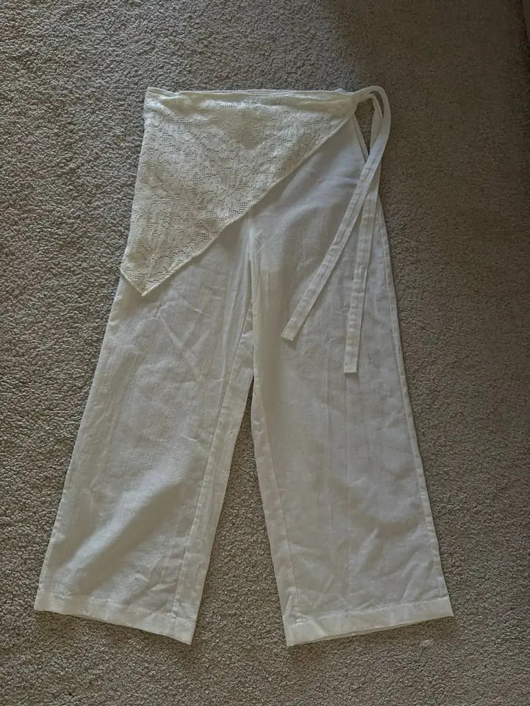 Продам новые белые брюки Zara