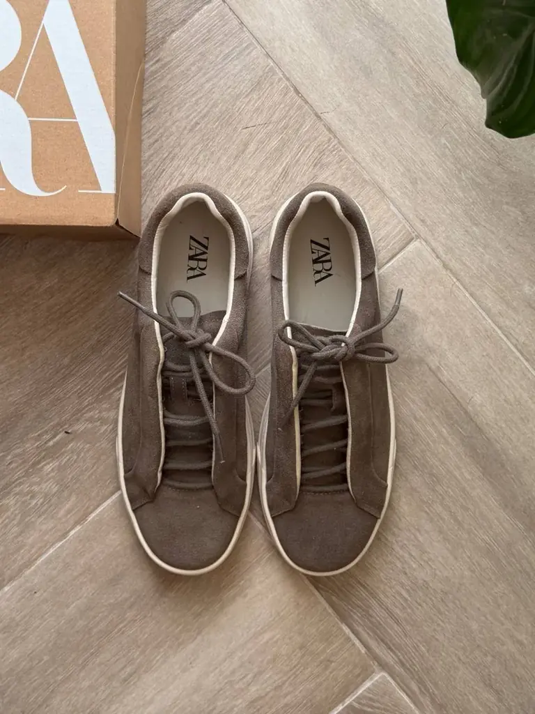 Мужские замшевые кеды Zara — 25 €